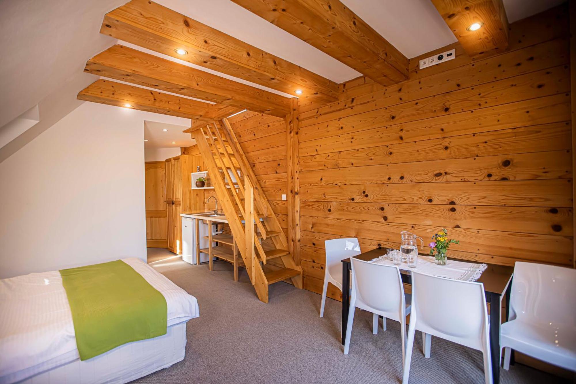 Bešeňová Holiday Home Holiday Raj מראה חיצוני תמונה